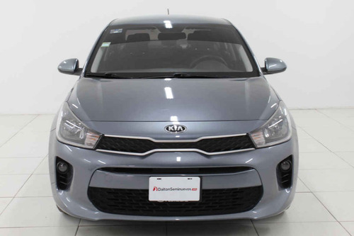 Imagen 8 de 15 de Kia Kia Rio Sedan 2019 4 Cilindros
