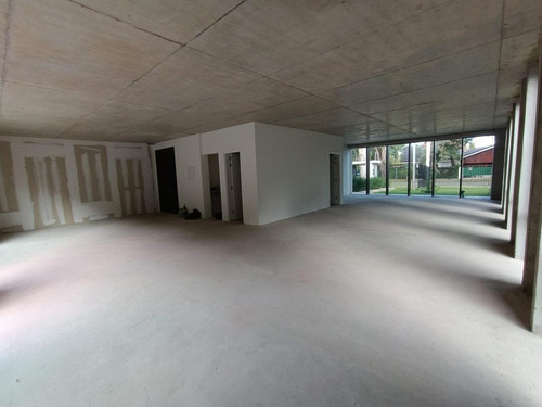 Imagen 24 de 30 de Rivera Próximo Arocena, Estrena, Oficina De 126 M2 + Gran Patio De 60 M2 !!