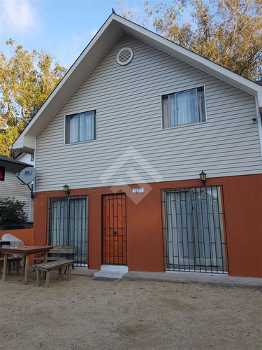 Casa En Venta De 8 Dorm. En Algarrobo