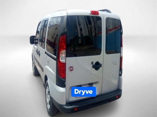 Imagem 4 de 14 de Fiat Doblo Essence 1.8 16v Flex 7l