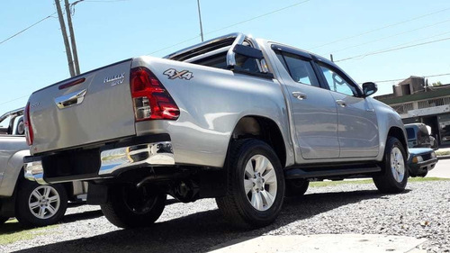 Toyota Hilux 2.8 Cd Srv 177cv 4x4 2017