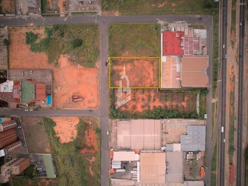 Terreno En Los Samanes, Alta Vista