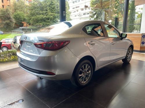 Imagen 5 de 18 de Mazda 2 Sedan Touring At 1.5 2024 / Mz127 / Vf