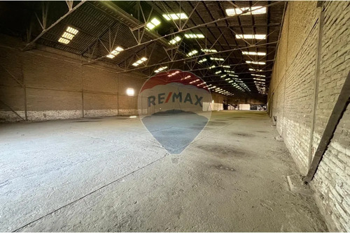 Se Arrienda Bodega 2.000 M2 Ex Iansa Linares