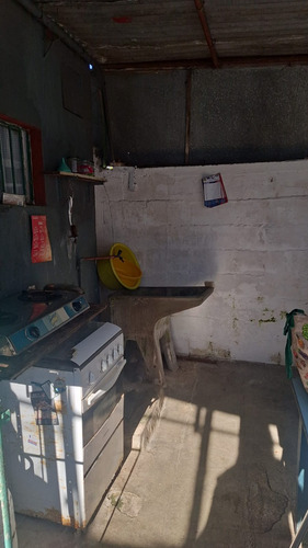 Casa Cerca Centro 2 Dormitorios Buen Terreno