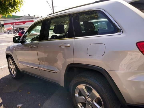 Jeep Grand Cherokee Laredo V6 3.6 4x4