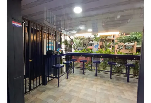 Se Arrienda Local Comercial En Laureles, Medellín