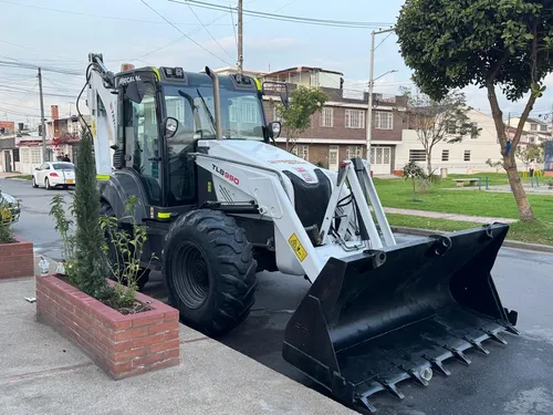 Retroexcavadora Terex Mecalac Tlb990