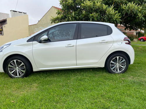 Peugeot 208 1.6 Feline Tiptronic