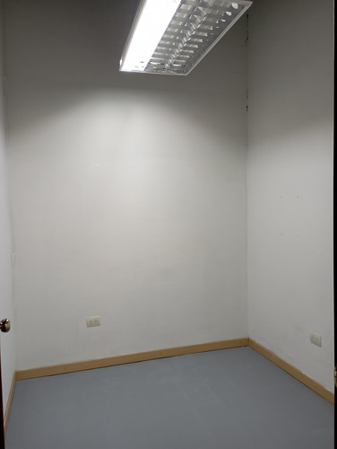 Jc - Vendo Excelente Local Comercial / Oficina 125 M2. Centro Comercial Buena Ventura Intercomunal Guarenas - Guatire.