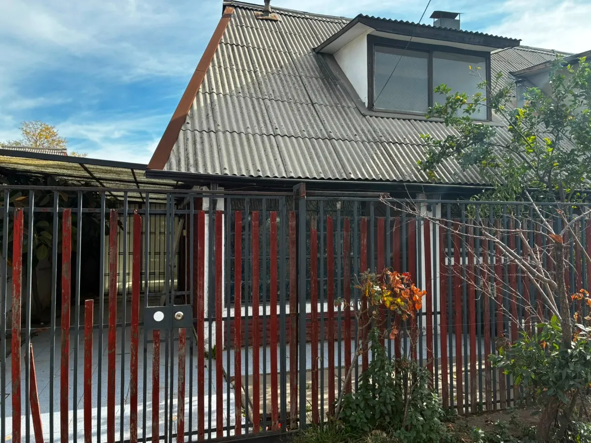 Imagen 1 de 13 de Casa En Barrio Tranquilo Y Pasaje Cerrado