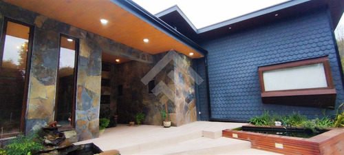 Casa De Diseño Único - 5d 4b - 500mt2 - Puerto Varas