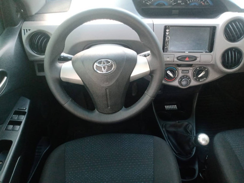 Imagem 7 de 10 de Toyota Etios 1.3 X 16v Flex 4p Manual