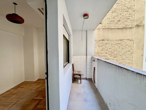 Venta Departamento 4 Ambientes / Frente Chacarita