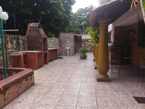 Bello Townhouse En Venta Amoblado Urb. El Castaño Sector El Samán. 002jsc