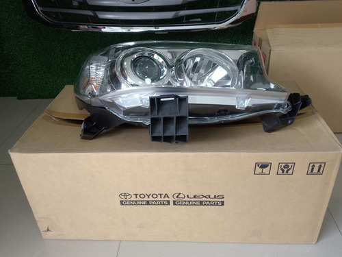 Faro Derecho Toyota Fortuner 2009-2012