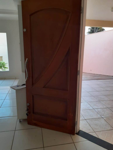 Imagem 5 de 15 de Casa - Padrão, Para Venda Em Uberlândia/mg - 1001602