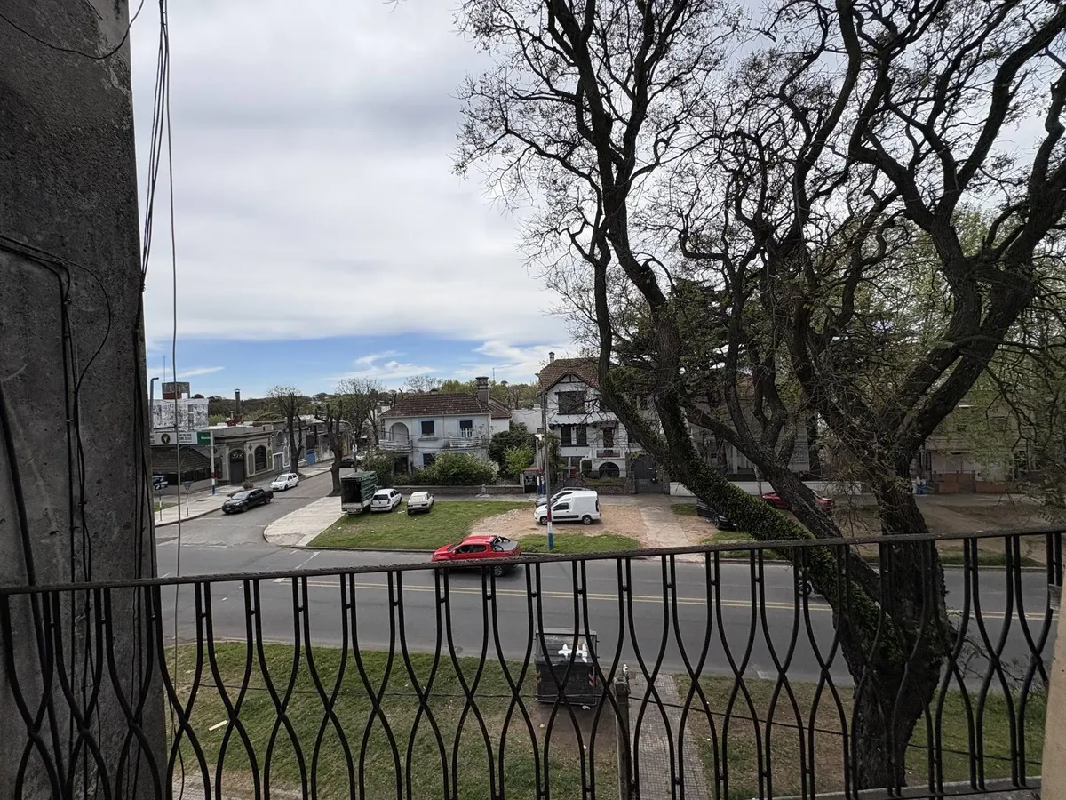 Alquiler  Apartamento Con Tres Dormitorios Y Terraza En Brazo Oriental · Foto 3