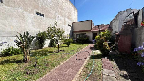 Casa En Venta En Remedios De Escalada Oeste