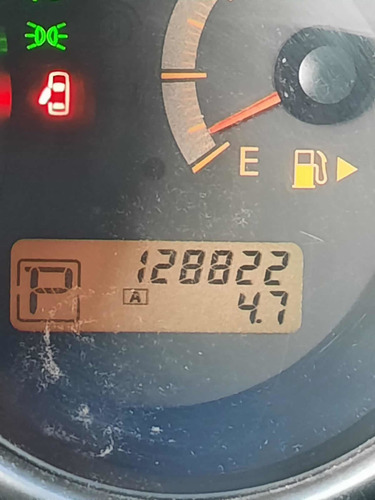 Imagem 8 de 11 de Nissan Livina 2011 1.8 Sl Flex Aut. 5p