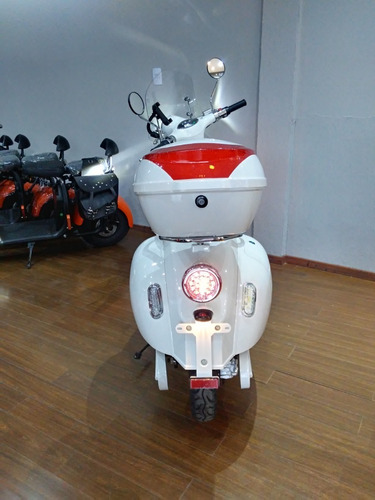 Imagen 19 de 25 de Scooter Electrica Vespa Vintage Sunra No Motomel Zanella