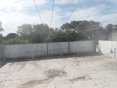 Imagen 9 de 12 de Zona Centro Ambiente Único 2º Piso Por Escalera Buen Estado