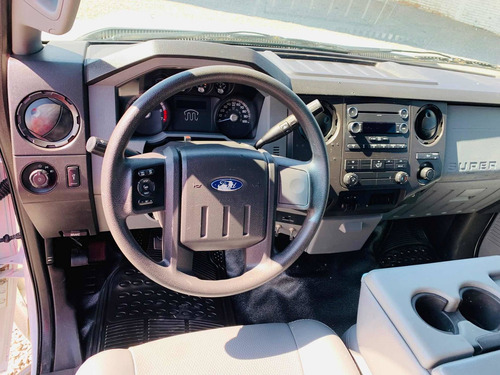 Imagen 12 de 15 de Ford F-250 Súper Duty