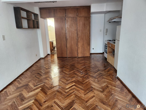 Venta Departamento Monoambiente Muy Luminoso En Recoleta