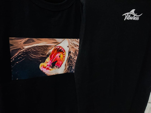 Imagen 3 de 5 de Remera Tiburón Modelo T1