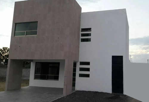 Hermosa Casa En Provincia Santa Elena, 3 Recámaras, Estudio,