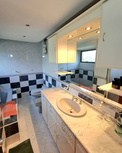 Venta Apartamento Urb. La Soledad, 197mts Exclusivo Maracay Aragua