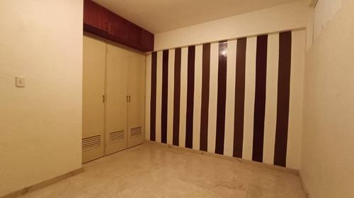 Imagen 7 de 13 de Apartamento En Venta En Catia La Mar Con Vista Al Mar La Guaira