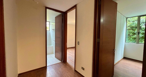 Santa M. De Manquehue, Primer Piso Con Jardín, 4d 4b 2est 1b