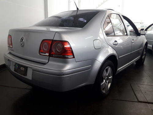 Volkswagen Bora Trendline 2.0 Con Gnc 5ta G 2010