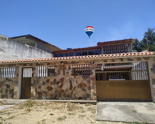 Re/max 2mil Vende Casa En San Juan Bautista, Sector La Vega. Isla De Margarita, Estado Nueva Esparta 