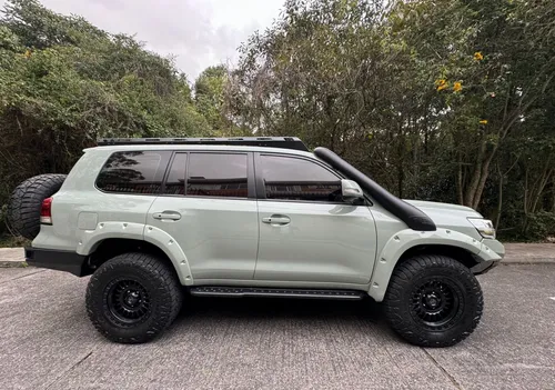 Toyota Land Cruiser 4.5 Imperial Lc200 Diésel