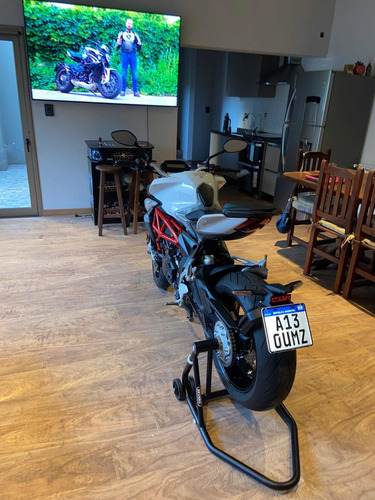 Imagen 4 de 17 de Mv Agusta Brutale 800
