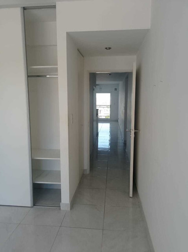 Imagen 8 de 13 de Departamento 2 Ambientes C/renta. Parque Patricios S Avenida