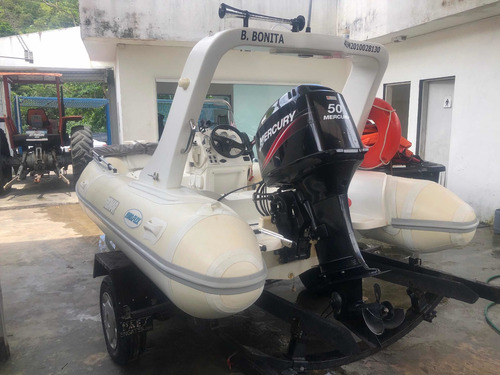 Imagem 7 de 12 de Bote Náutica 4.0 Targa Com Motor Mercury 50 Hp