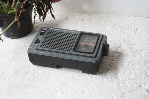 Radio Sanyo Rp 7160 N Nao Funciona Sucata De Peças Preto (Usado)