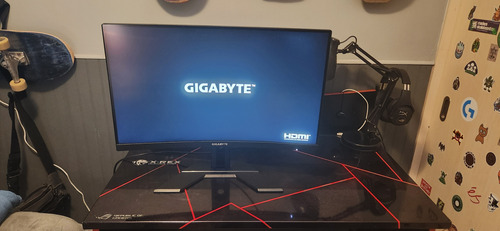 Monitor 27 Gigabyte G27fc Fhd 165hz 1ms Curvo Color Negro