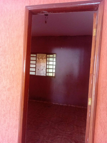 Casa 3 Quartos 1 Banheiro