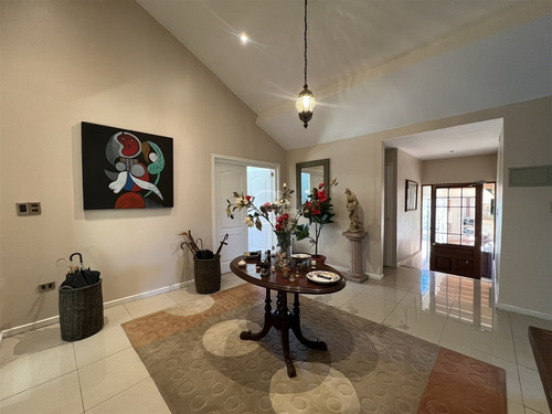 Casa En Venta De 5 Dorm. En Lo Barnechea