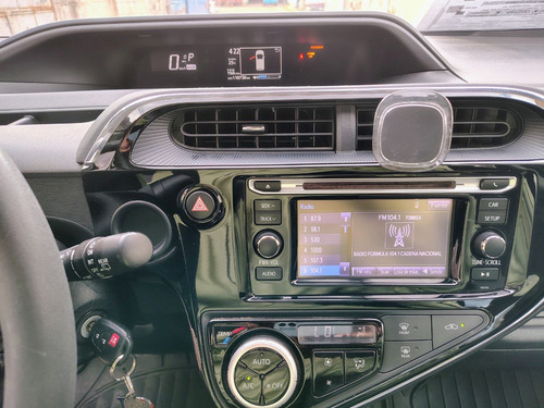 Toyota Prius 1.8 Base Cvt