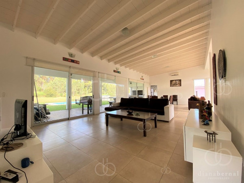 Imagen 5 de 26 de Moderna Casa Con Piscina En Barrio Privado Verde Mora, Punta Del Este