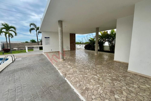 Terreno En Venta En Privada Coto Platino Norte Con Alberca, Casa Club, Areas Deportivas Con Segur...