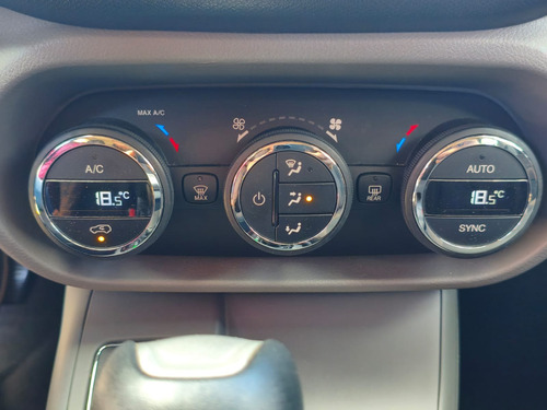 Fiat Toro 2.4 Volcano 16v Flex 4x2 Aut. 4p