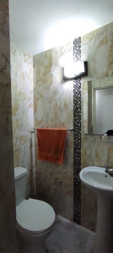 Imagen 8 de 18 de Casa Th En Venta Urbanización El Rincón