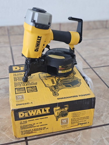 Clavadora Neumática Para Clavo En Rollo Dewalt 15° (Usado)