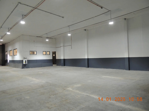 Espaciosa Bodega De 460 M2 Los Gobelinos (150233)